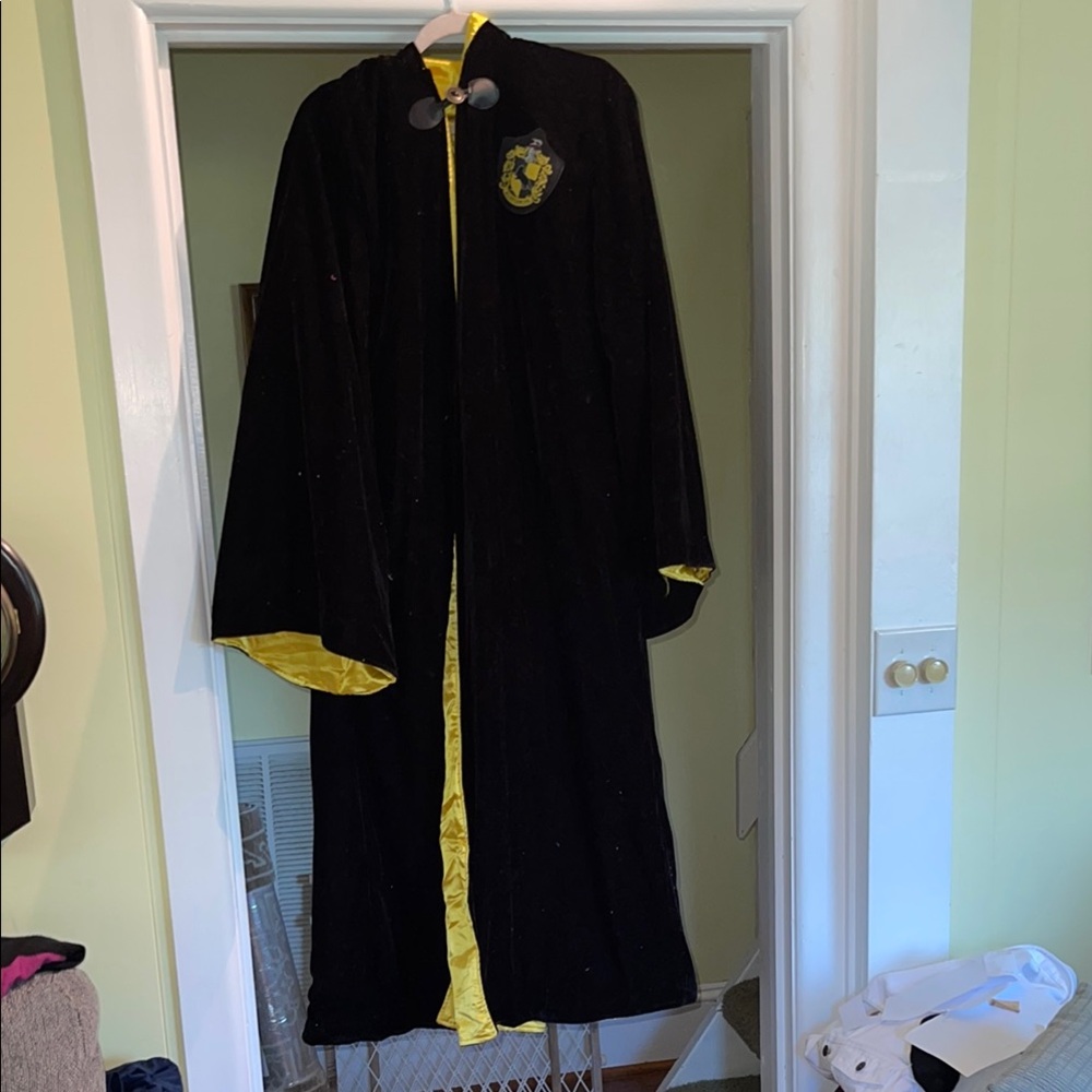 Harry Potter Black Yellow Hooded Wizard Robe Hufflepuff  Crest Halloween OS